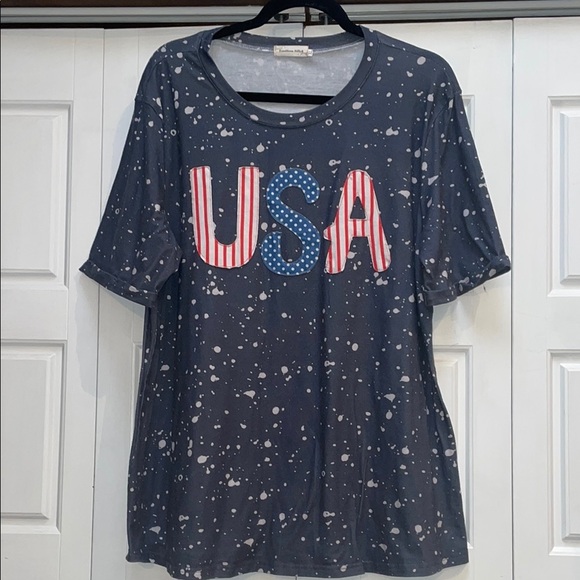 Patriotic Gray and Red Graphic Relaxed Tee - Picture 1 of 6